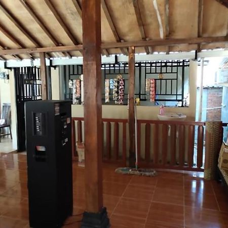 Limasan Mbah Darmo Hotel Tepus Exterior photo