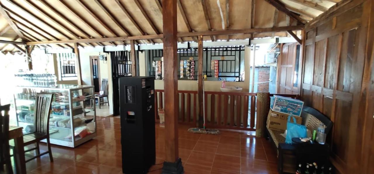 Limasan Mbah Darmo Hotel Tepus Exterior photo