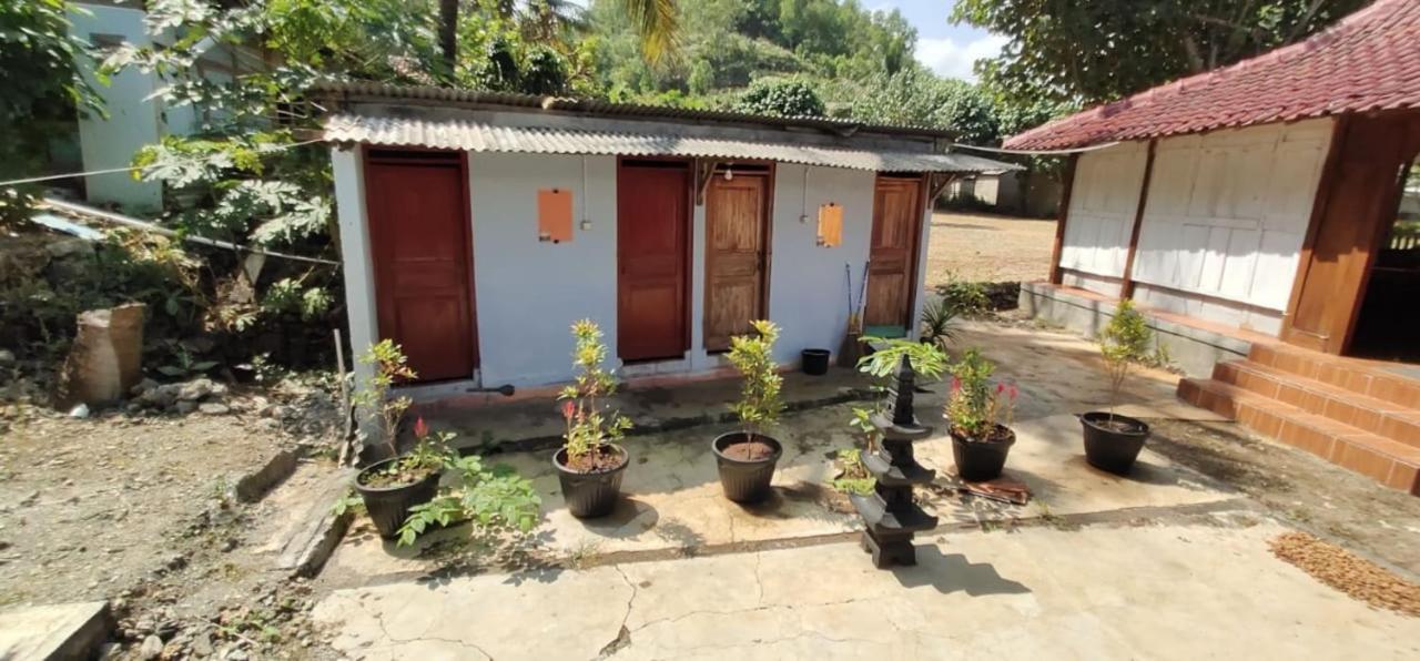 Limasan Mbah Darmo Hotel Tepus Exterior photo
